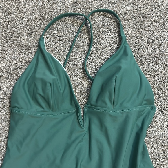 CUPSHE Women Swimsuit One Piece Bathing Suit Deep V Neck - Picture 3 of 10